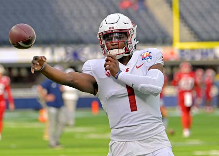 Dec 17, 2022; Inglewood, CA, USA; Washington State Cougars quarterback Cameron Ward (1) warms up prior to the game against the Fresno State Bulldogs at SoFi Stadium. Mandatory Credit: Jayne Kamin-Oncea-USA TODAY Sports